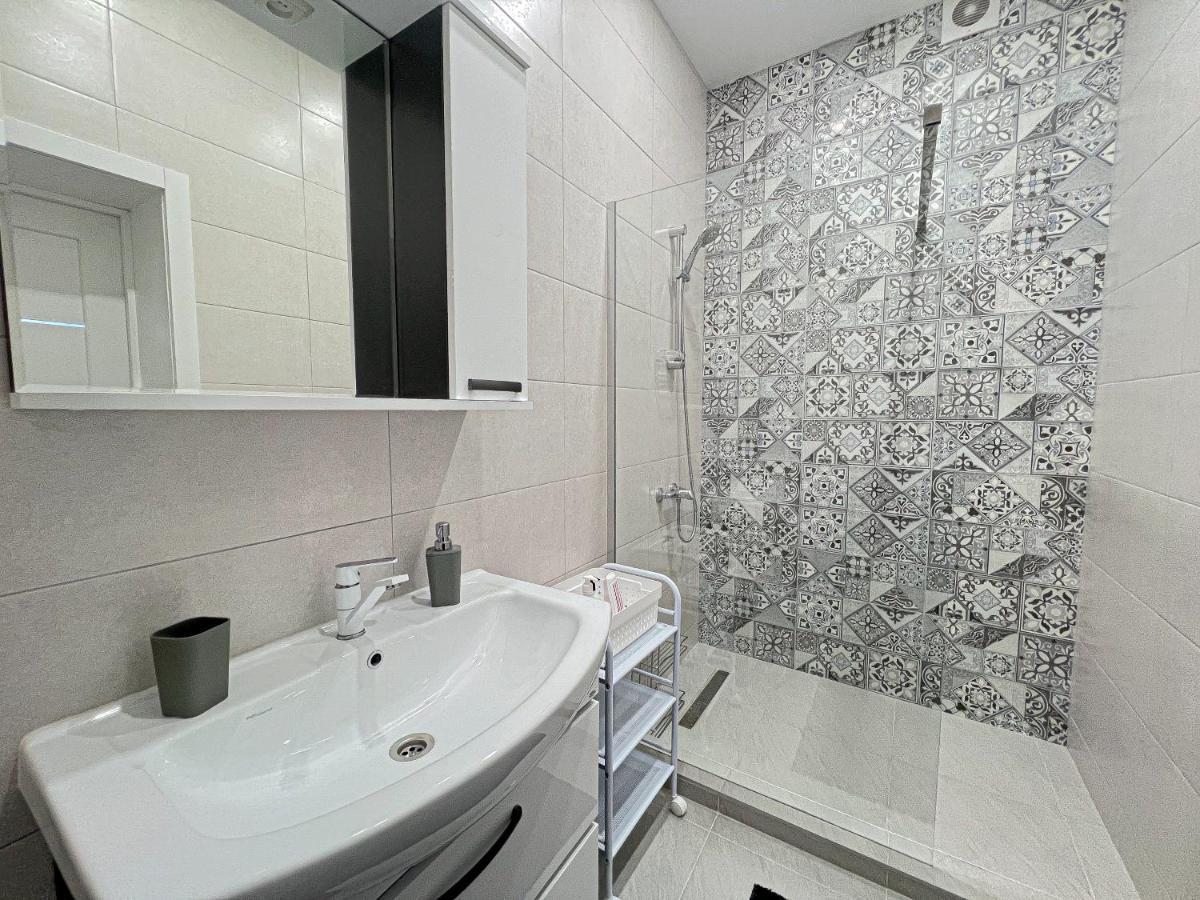 Dendrarium Park, 1Bd Apartment With Living Room คีชีเนา ภายนอก รูปภาพ